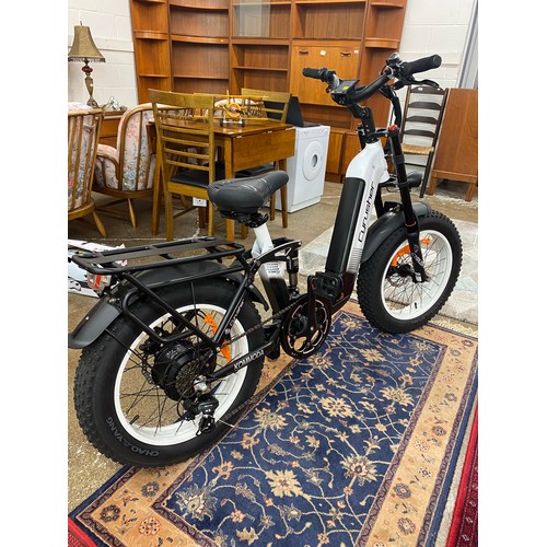 Cyrusher Kommoda AM03 electronic bicycle (tyre pump and helmet included)