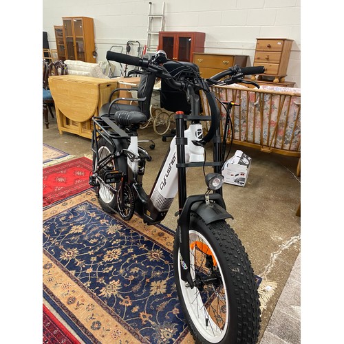 Cyrusher Kommoda AM03 electronic bicycle (tyre pump and helmet included)