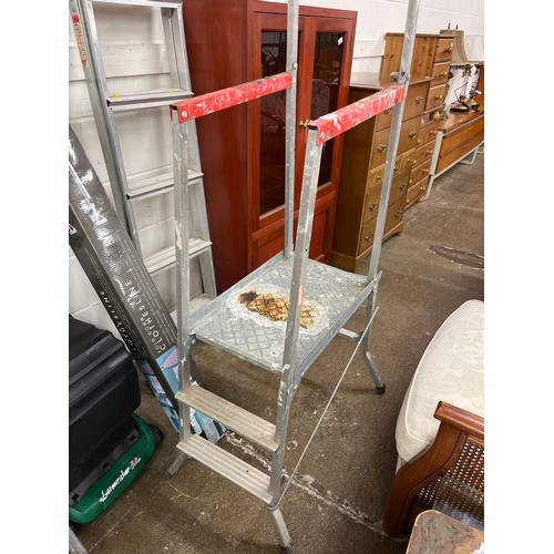 606 - Small platform ladders