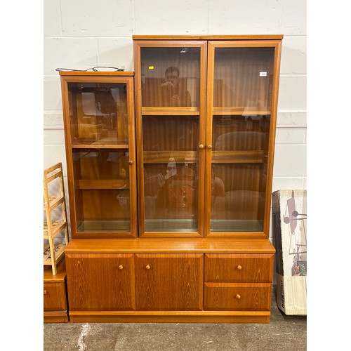 615 - Contemporary display cabinet, 124cm x 45cm x 170cm; additional side drawer included