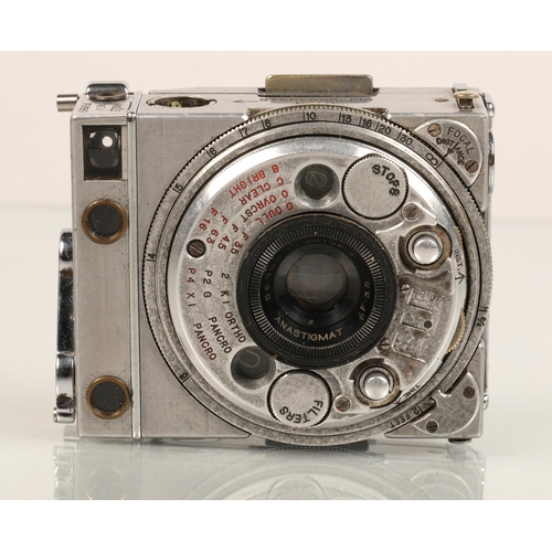 81 - Lecoultre Co compass compact camera, no1309, lens anastigit 3.5 cm