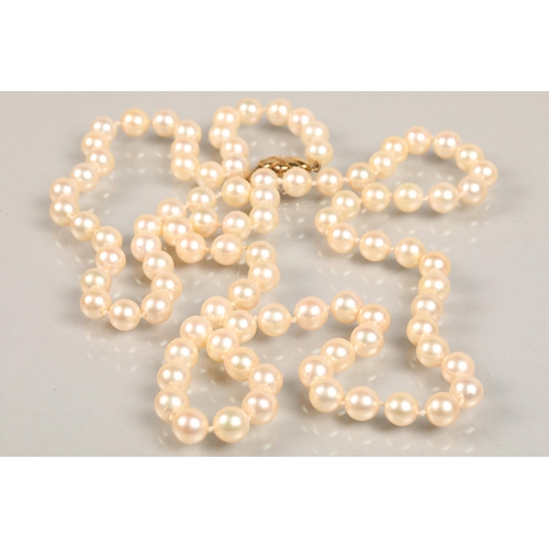 96 - Ladies' pearl necklace with 9ct gold clasp