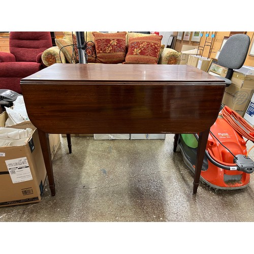 625 - Mahogany drop leaf table with drawers, 74cm x 96cm