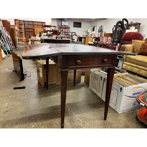 625 - Mahogany drop leaf table with drawers, 74cm x 96cm