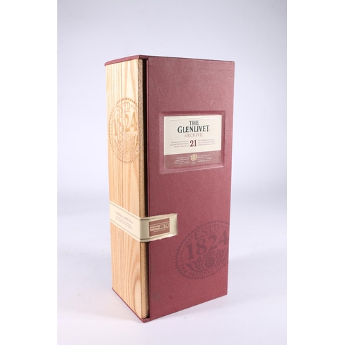 332 - GLENLIVET Archive 21-year-old single malt Scotch whisky, batch number 40174, 43% abv. 70cl, boxed