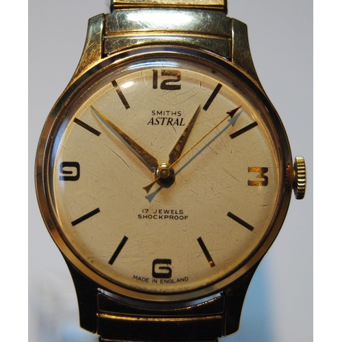 138 - Smith's Astral 17 jewels automatic gent's wristwatch, in stainless steel case with gold plated bezel... 