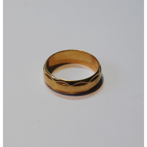 84 - 9ct gold ring, size X, 6.5g.