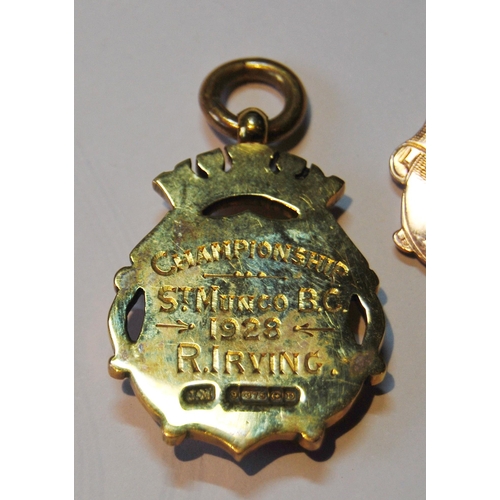 93 - Two 9ct gold bowling medals engraved to the reverse, dated 1924 and 1928, both with pendant ring loo... 