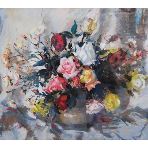 309 - Lena Alexander (Scottish, 1899 - 1983)Still life of a bouquet of flowers in a vaseSigned and dated 1... 