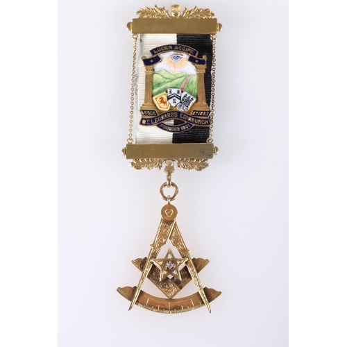 741 - 9ct gold Masonic jewel of Lodge No 1283 St Leonards of Edinburgh in the form of a compass inset with... 