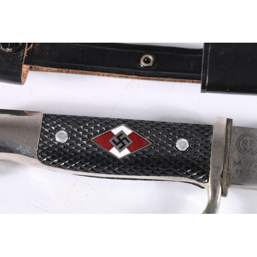 823 - WWII Nazi German Third Reich Hitler Youth dagger, the blade etched with 'Blut und Ehre' motto, the r... 