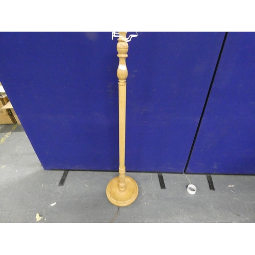 473 - Reeded column antique standard lamp.