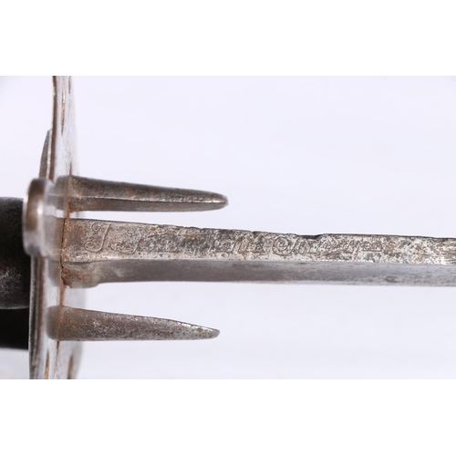 806 - British 1796 pattern heavy cavalry trooper’s sword, the blade spine stamped indistinctly, prob... 