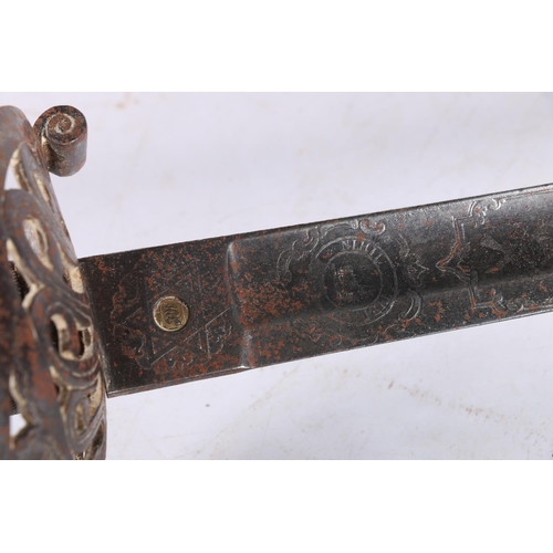 809 - British 1796 pattern cavalry trooper’s sword, the etched blade by Henry Wilkinson with 6th Dra... 