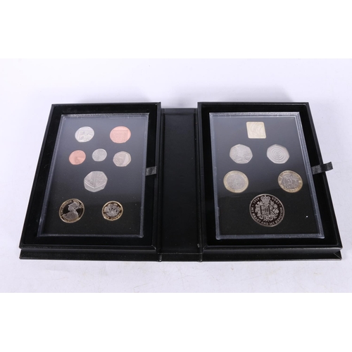 596 - The Royal Mint UNITED KINGDOM Elizabeth II (1952-2022) proof coin set 2021 (thirteen coins and a pla... 