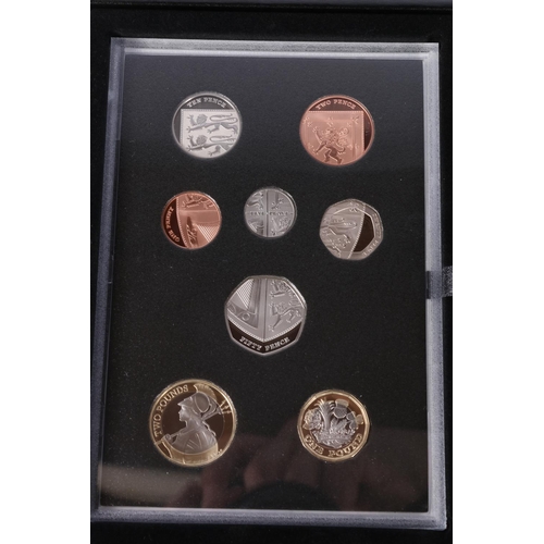 597 - The Royal Mint UNITED KINGDOM Elizabeth II (1952-2022) proof coin set 2020 (thirteen coins and a pla... 