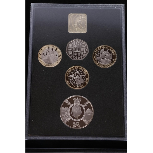 597 - The Royal Mint UNITED KINGDOM Elizabeth II (1952-2022) proof coin set 2020 (thirteen coins and a pla... 