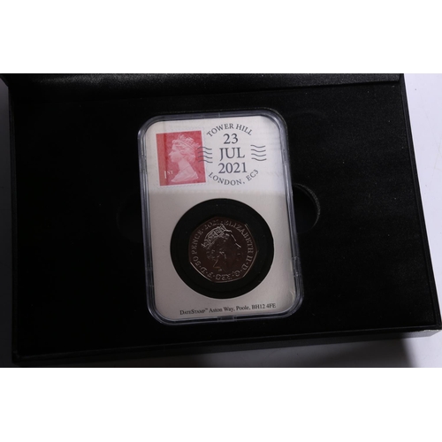 610 - ISLE OF MAN Queen Elizabeth II (1952-2022) silver proof oversized fifty pence 2001 issued to commemo... 