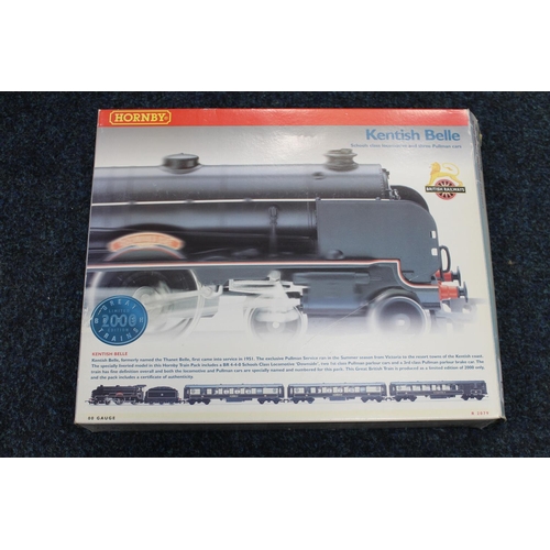 69 - Hornby OO gauge model railways R2079 Kentish Blue limited edition train pack with 4-4-0 Downside ten... 