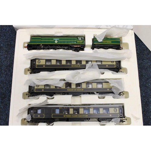 71 - Hornby OO gauge model railways R2279M The Thanet Belle limited edition train pack with 4-6-2 Biggin ... 