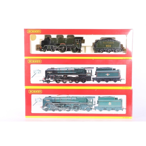 76 - Hornby OO gauge model railways 4-6-2 Geoffrey Chaucer tender locomotive 70002 BR green in R2207 box,... 