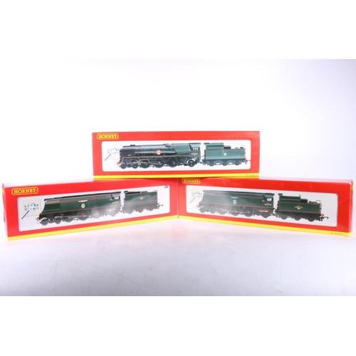 77 - Hornby OO gauge model railways 4-6-2 Hawkinge (renamed) tender locomotive 34069 BR green in R2260 Ma... 