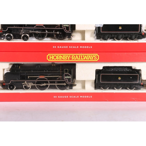 81 - Hornby OO gauge model railways 4-4-0 Dulwich (renamed) tender locomotive 30907 BR black in R2039 Che... 