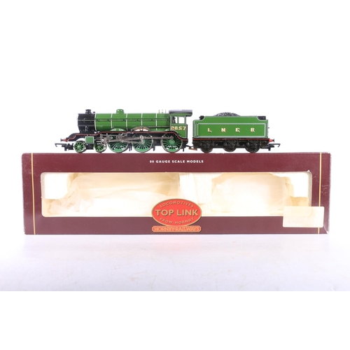 85 - Hornby OO gauge model railways R2023 4-6-2 Duchess of Gloucester tender locomotive 46225 BR maroon, ... 