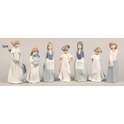 34 - Seven Nao figurines, tallest 25 cm (7)