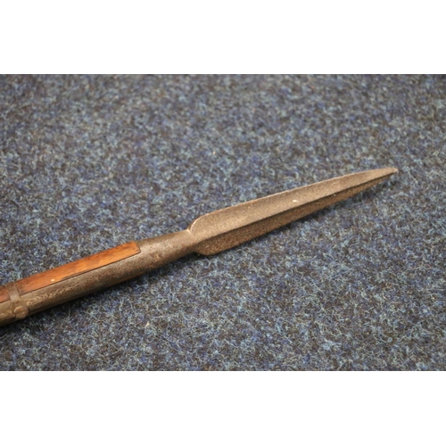 816 - British cavalry lance, possibly 1848 pattern, no identifying markings, 287 cm long.