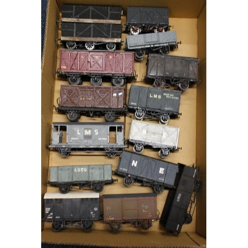 100 - O gauge model railway, a group of twenty three kit built wagons and vans including Baddesley wagon, ... 