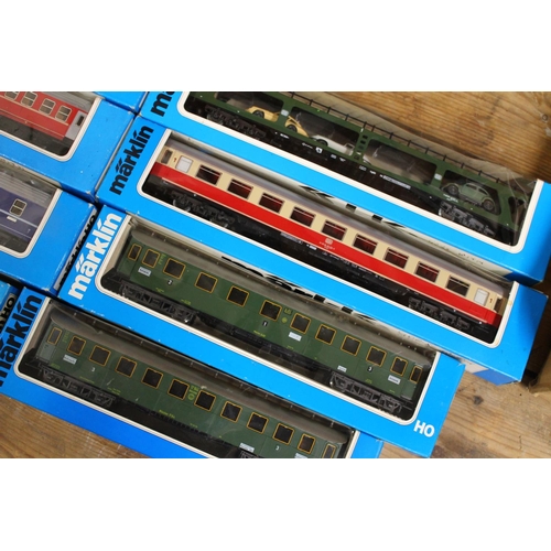 129 - Marklin of Germany OO gauge HO scale model railway rolling stock including 4074, 4098, 4136, 4137, 4... 