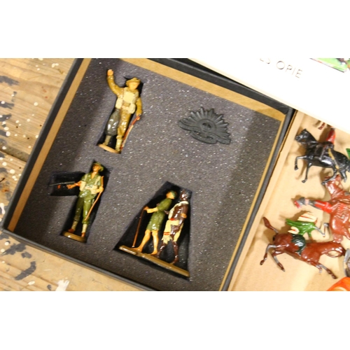 139 - PNF Figurines of Australia Australian Commonwealth Military Forces lead figure set boxed, Britains C... 