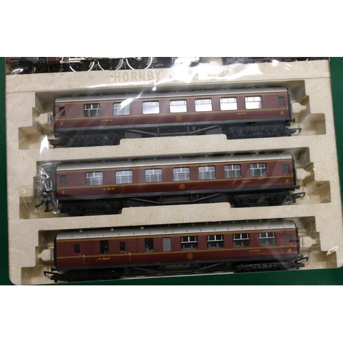 90 - Hornby OO gauge model railways R2033 Royal Scot train pack with 4-6-2 Princess Helena Victoria tende... 