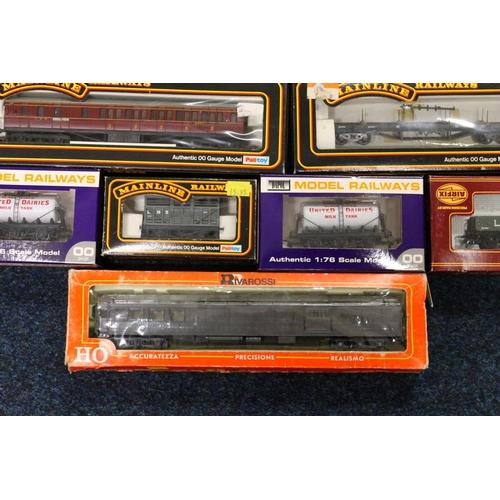 93 - Mainline OO gauge model railways to include 37061 4-6-0 Leander tender locomotive 5690 LMS maroon, 3... 