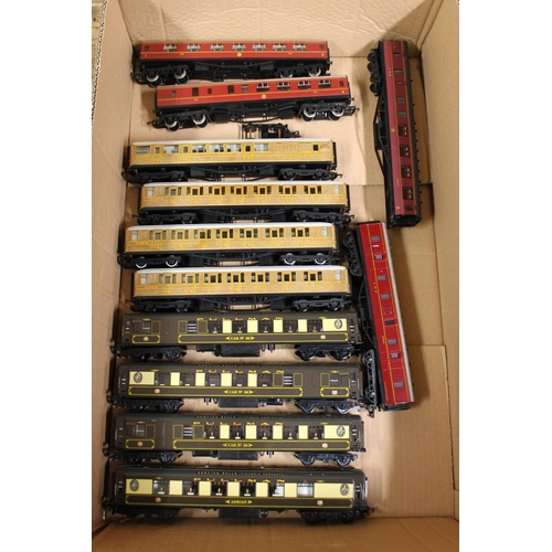 94 - Hornby OO gauge model railways coaches to include Pullman Adrian, three Pullman Car No68, three LNER... 