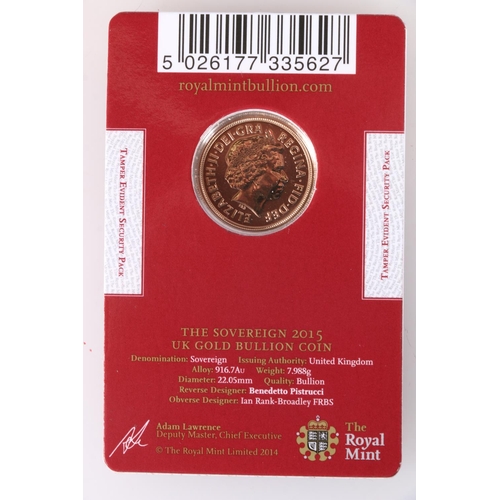 732 - The Royal Mint UNITED KINGDOM Queen Elizabeth II (1952-2022) gold bullion sovereign 2015 carded.