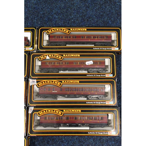 118 - Mainline OO gauge model railway including 37061 4-6-0 Leander tender locomotive 5690 LMS maroon, 370... 