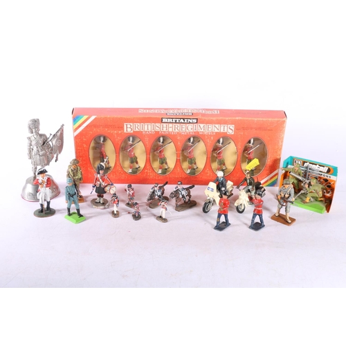 157 - Britains 7245 Gordon Highlanders set boxed, a white metal figure of a Scots Guard, Britains Deetail,... 