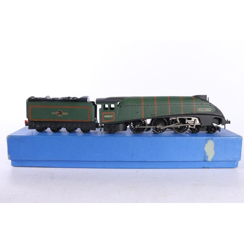 30 - Hornby Dublo OO gauge model railway locomotives to include 3232 3 rail diesel electric locomotive BR... 