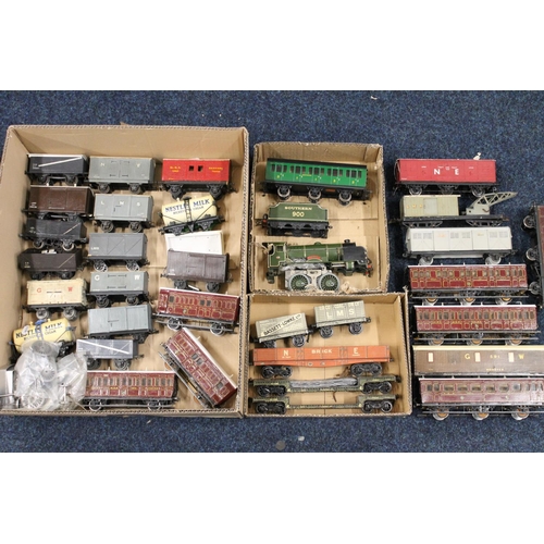 115 - O gauge model railways rolling stock including Bassett Lowke LNER 35 Tons Flatrol, Bassett Lowke 10 ... 