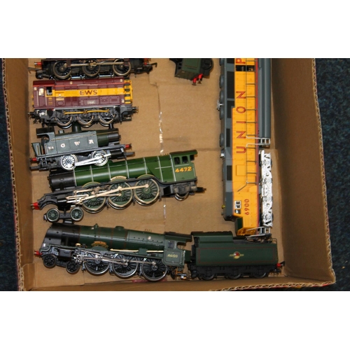 163 - OO gauge model railway locomotives to include Bachmann Union Pacific 6900 yellow grey, Hornby diesel... 