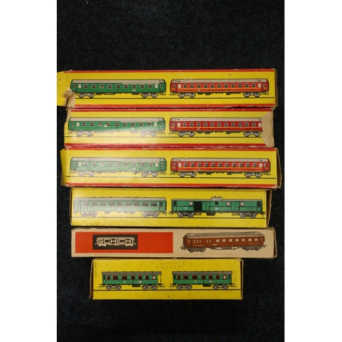 205 - OO gauge model railway to include Schicht Modelbahnwagen x4, Langenschwalbacher etc. boxed, Roco and... 