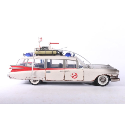 220 - Hasbro 8F0F2 Ghostbusters ECTO-1 Cadillac, Plasma Series, boxed.