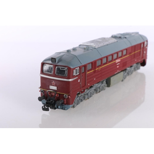 204 - Gutzold OO gauge model railway G14 Teiliger Schnelltriebwagen boxed and Piko (Eisenbahn-Modellbau Zw... 