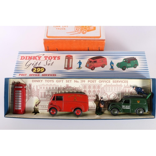 221 - Dinky Supertoys 972 20-ton lorry mounted crane Coles, boxed, 14C Coventry Climax Fork Lift Truck box... 