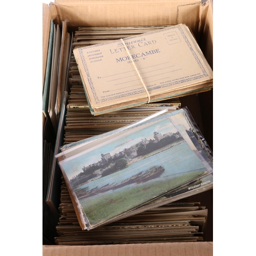 442 - Two boxes containing approximately 1500 postcards, mostly of English topographical interest, one box... 