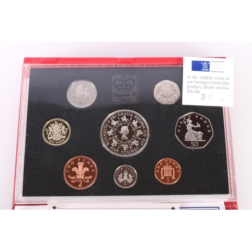 654 - The Royal Mint UNITED KINGDOM Queen Elizabeth II (1952-2022) proof coin set collector edition 2015, ... 