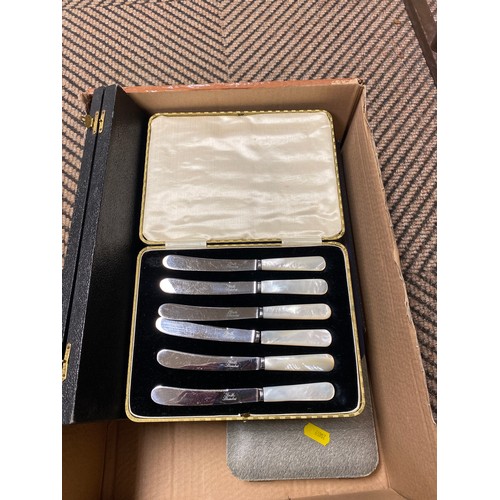 339 - Silver plated servers, afternoon tea knives, coffee spoons, etc.