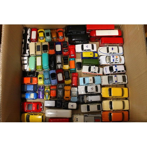 201 - Vast collection of diecast model vehicles to include Welly, Amercom, Maisto, Polistil, Politoys, Mat... 